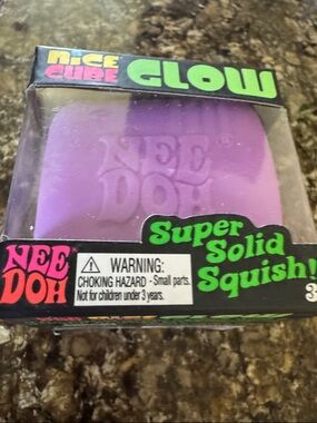 NeeDoh Purple  Glow Super Solid Squish Cube